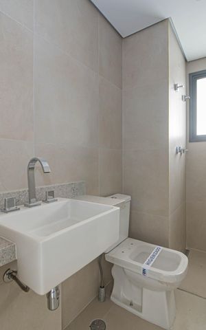 Apartamento para alugar com 265m², 3 quartos e 3 vagas Apartamento para alugar com 265m², 3 quartos e 3 vagasBanheiro da Suíte 3
