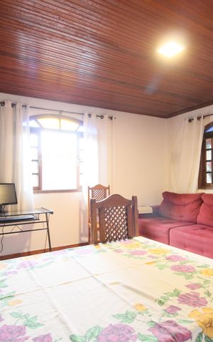 Casa à venda com 150m², 2 quartos e 2 vagasSala
