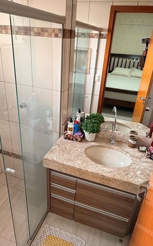 Apartamento à venda com 93m², 2 quartos e 2 vagasBanheiro da Suíte 1