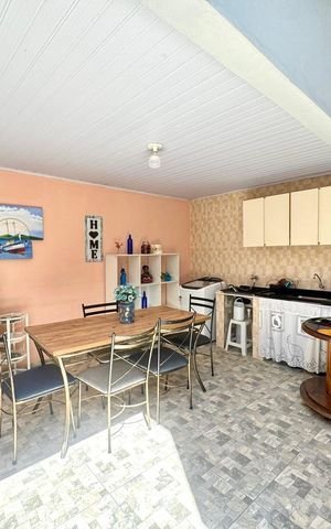 Casa à venda com 168m², 3 quartos e 5 vagas Casa à venda com 168m², 3 quartos e 5 vagasÁrea de Serviço e Churrasqueira