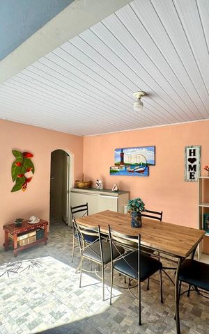 Casa à venda com 168m², 3 quartos e 5 vagas Casa à venda com 168m², 3 quartos e 5 vagasÁrea de Serviço e Churrasqueira
