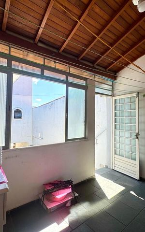 Casa à venda com 168m², 3 quartos e 5 vagas Casa à venda com 168m², 3 quartos e 5 vagasDespensa