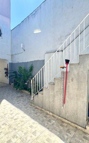 Casa à venda com 168m², 3 quartos e 5 vagas Casa à venda com 168m², 3 quartos e 5 vagasQuintal - Garagem
