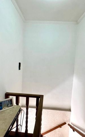 Casa à venda com 168m², 3 quartos e 5 vagas Casa à venda com 168m², 3 quartos e 5 vagasCorredor