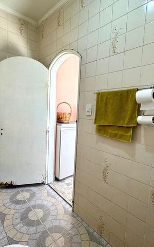 Casa à venda com 168m², 3 quartos e 5 vagas Casa à venda com 168m², 3 quartos e 5 vagasBanheiro 3