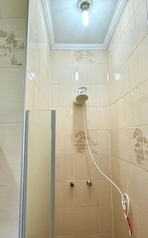 Casa à venda com 168m², 3 quartos e 5 vagas Casa à venda com 168m², 3 quartos e 5 vagasBanheiro 1