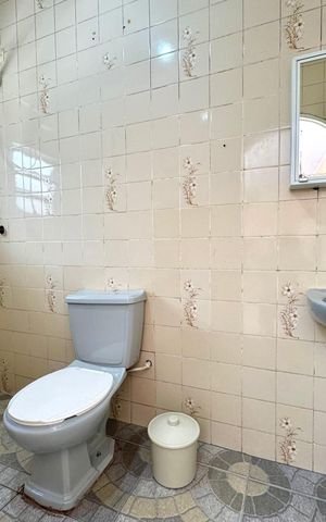 Casa à venda com 168m², 3 quartos e 5 vagas Casa à venda com 168m², 3 quartos e 5 vagasBanheiro 3