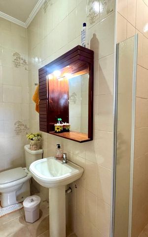 Casa à venda com 168m², 3 quartos e 5 vagas Casa à venda com 168m², 3 quartos e 5 vagasBanheiro 1
