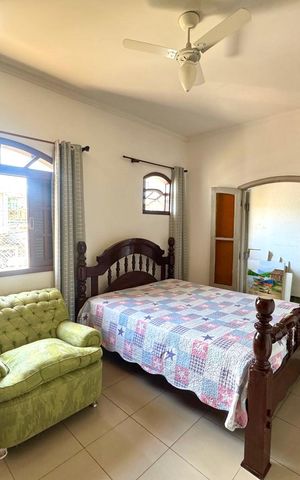 Casa à venda com 168m², 3 quartos e 5 vagas Casa à venda com 168m², 3 quartos e 5 vagasQuarto Suíte