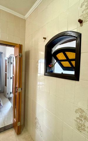 Casa à venda com 168m², 3 quartos e 5 vagas Casa à venda com 168m², 3 quartos e 5 vagasBanheiro 1