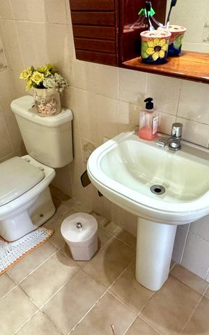 Casa à venda com 168m², 3 quartos e 5 vagas Casa à venda com 168m², 3 quartos e 5 vagasBanheiro 1