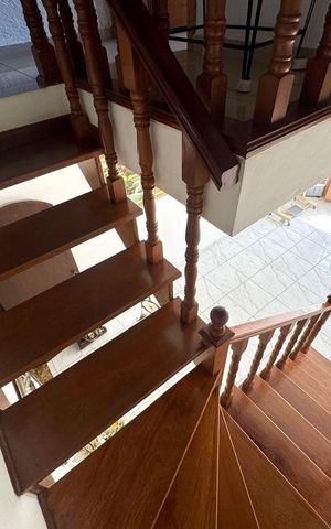 Casa à venda com 168m², 3 quartos e 5 vagas Casa à venda com 168m², 3 quartos e 5 vagasCorredor