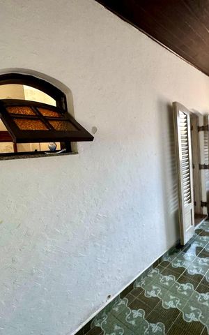Casa à venda com 168m², 3 quartos e 5 vagas Casa à venda com 168m², 3 quartos e 5 vagasCloset