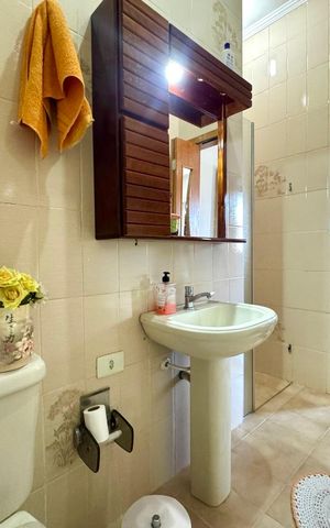 Casa à venda com 168m², 3 quartos e 5 vagas Casa à venda com 168m², 3 quartos e 5 vagasBanheiro 1