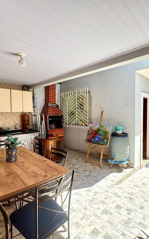 Casa à venda com 168m², 3 quartos e 5 vagas Casa à venda com 168m², 3 quartos e 5 vagasÁrea de Serviço e Churrasqueira