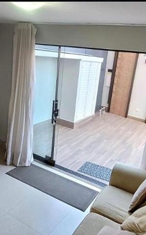 Casa à venda com 180m², 3 quartos e 3 vagas Casa à venda com 180m², 3 quartos e 3 vagasQuarto