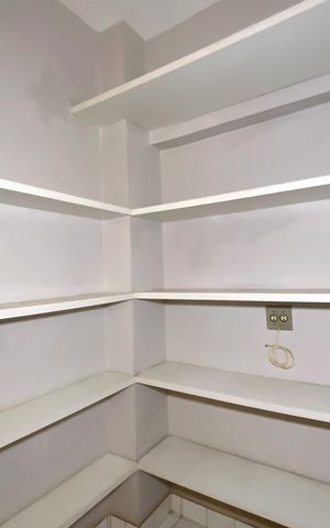 Apartamento à venda com 102m², 3 quartos e 2 vagas Apartamento à venda com 102m², 3 quartos e 2 vagasQuarto de Serviço