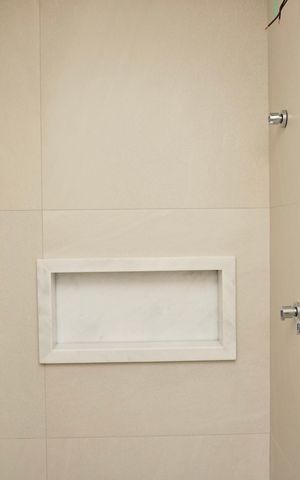 Apartamento à venda com 92m², 4 quartos e 2 vagas Apartamento à venda com 92m², 4 quartos e 2 vagasBanheiro da Suíte