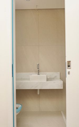 Apartamento à venda com 92m², 4 quartos e 2 vagas Apartamento à venda com 92m², 4 quartos e 2 vagasBanheiro da Suíte