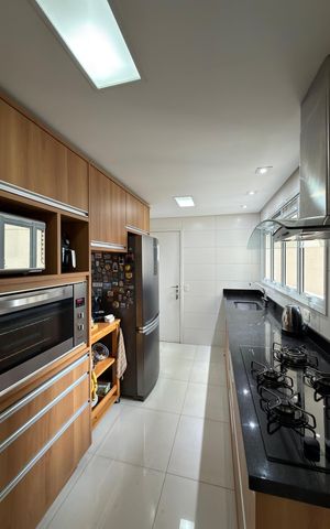 Apartamento à venda com 155m², 3 quartos e 3 vagas Apartamento à venda com 155m², 3 quartos e 3 vagasCozinha