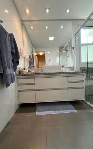 Apartamento à venda com 155m², 3 quartos e 3 vagas Apartamento à venda com 155m², 3 quartos e 3 vagasSuíte 1 Banheiro