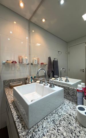 Apartamento à venda com 155m², 3 quartos e 3 vagas Apartamento à venda com 155m², 3 quartos e 3 vagasSuíte 1 Banheiro