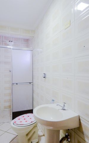 Casa à venda com 181m², 2 quartos e 2 vagasBanheiro