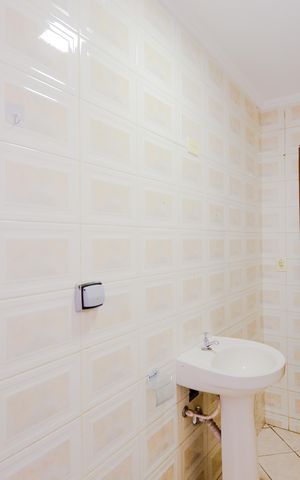 Casa à venda com 181m², 2 quartos e 2 vagasBanheiro