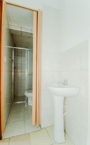 Casa à venda com 181m², 2 quartos e 2 vagasBanheiro da Edícula 