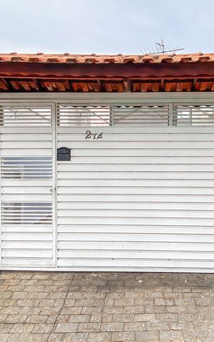 Casa para alugar com 100m², 3 quartos e 4 vagas Casa para alugar com 100m², 3 quartos e 4 vagasFachada