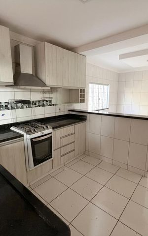 Casa para alugar com 200m², 3 quartos e 3 vagas Casa para alugar com 200m², 3 quartos e 3 vagasCozinha