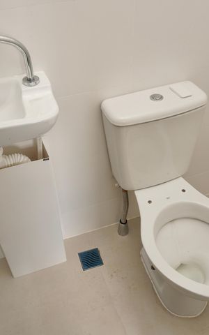Apartamento à venda com 99m², 3 quartos e 2 vagas Apartamento à venda com 99m², 3 quartos e 2 vagasCozinha e Área de Serviço