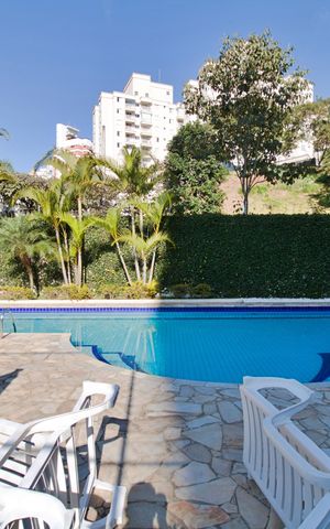 Apartamento à venda com 65m², 2 quartos e 2 vagas Apartamento à venda com 65m², 2 quartos e 2 vagasÁrea comum - Piscina