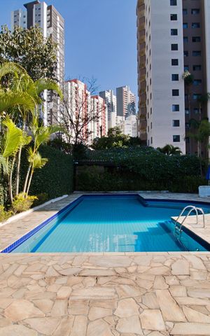 Apartamento à venda com 65m², 2 quartos e 2 vagas Apartamento à venda com 65m², 2 quartos e 2 vagasÁrea comum - Piscina