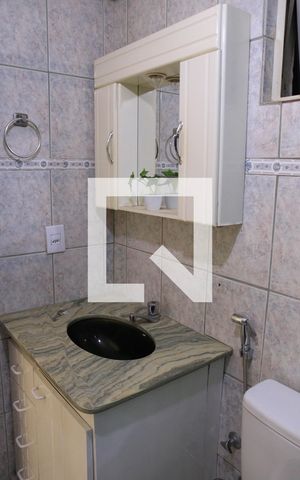 Apartamento para alugar com 52m², 2 quartos e sem vagaBanheiro