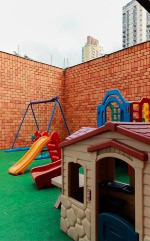 Apartamento à venda com 252m², 4 quartos e 4 vagas Apartamento à venda com 252m², 4 quartos e 4 vagasÁrea externa