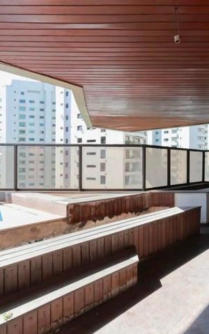 Apartamento à venda com 252m², 4 quartos e 4 vagas Apartamento à venda com 252m², 4 quartos e 4 vagasÁrea externa