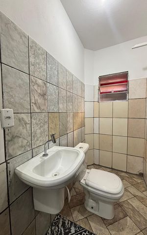 Casa à venda com 125m², 4 quartos e 1 vaga Casa à venda com 125m², 4 quartos e 1 vagaBanheiro 1