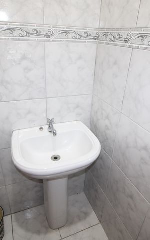Casa à venda com 250m², 3 quartos e 2 vagasBanheiro 2