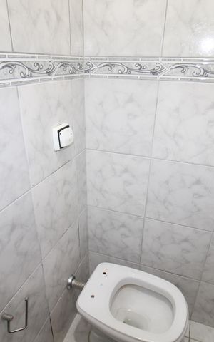 Casa à venda com 250m², 3 quartos e 2 vagasBanheiro 2