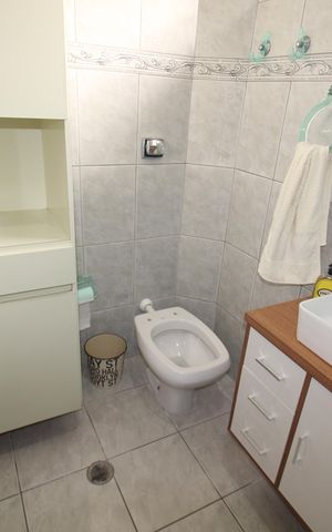Casa à venda com 250m², 3 quartos e 2 vagasBanheiro 2