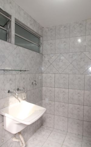 Casa à venda com 250m², 3 quartos e 2 vagasÁrea de Serviço