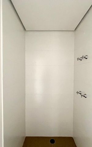 Apartamento à venda com 69m², 2 quartos e 1 vaga Apartamento à venda com 69m², 2 quartos e 1 vagaBanheiro da Suíte 2