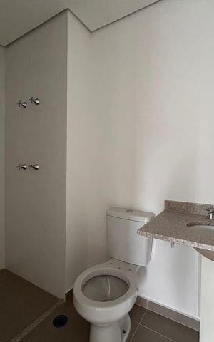 Apartamento à venda com 67m², 2 quartos e 1 vaga Apartamento à venda com 67m², 2 quartos e 1 vagaBanheiro da Suíte 2