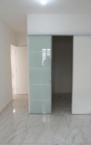 Casa à venda com 140m², 2 quartos e 3 vagas Casa à venda com 140m², 2 quartos e 3 vagasQuarto