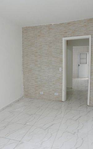 Casa à venda com 140m², 2 quartos e 3 vagas Casa à venda com 140m², 2 quartos e 3 vagasSala