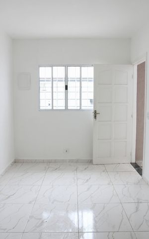 Casa à venda com 140m², 2 quartos e 3 vagas Casa à venda com 140m², 2 quartos e 3 vagasSala