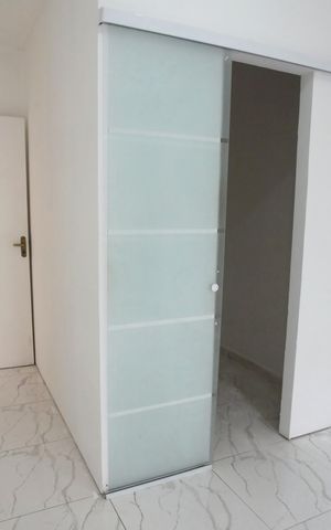 Casa à venda com 140m², 2 quartos e 3 vagas Casa à venda com 140m², 2 quartos e 3 vagasCloset