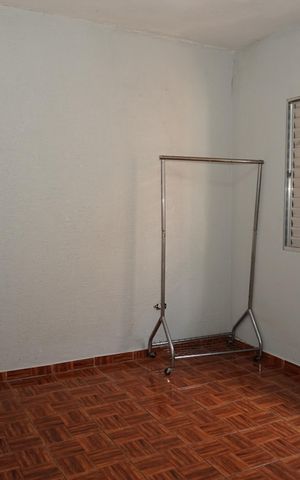 Casa para alugar com 120m², 2 quartos e 1 vagaQuarto