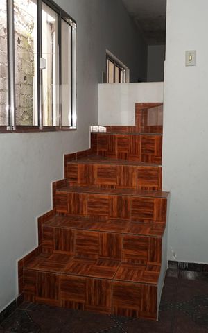 Casa para alugar com 120m², 2 quartos e 1 vagaEscada